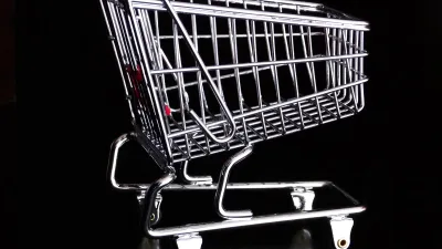 Market reyonunda elektronik aksesuarlar